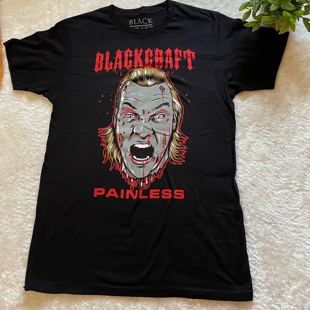 Black craft women’s size small t-shirt